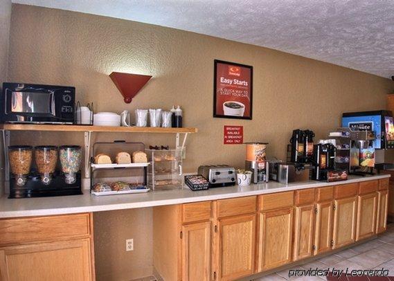 Econo Lodge Ottawa Restaurant photo