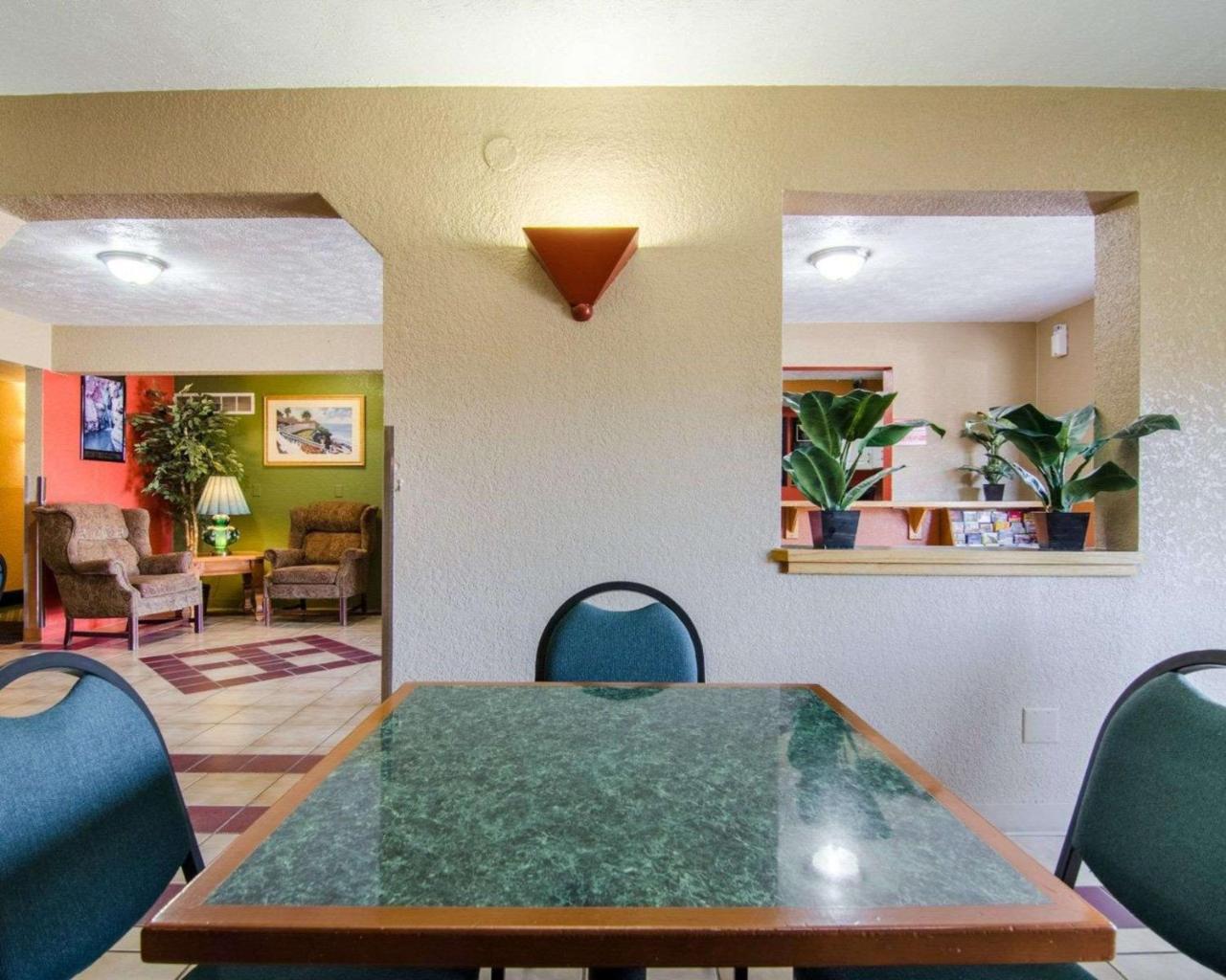 Econo Lodge Ottawa Exterior photo